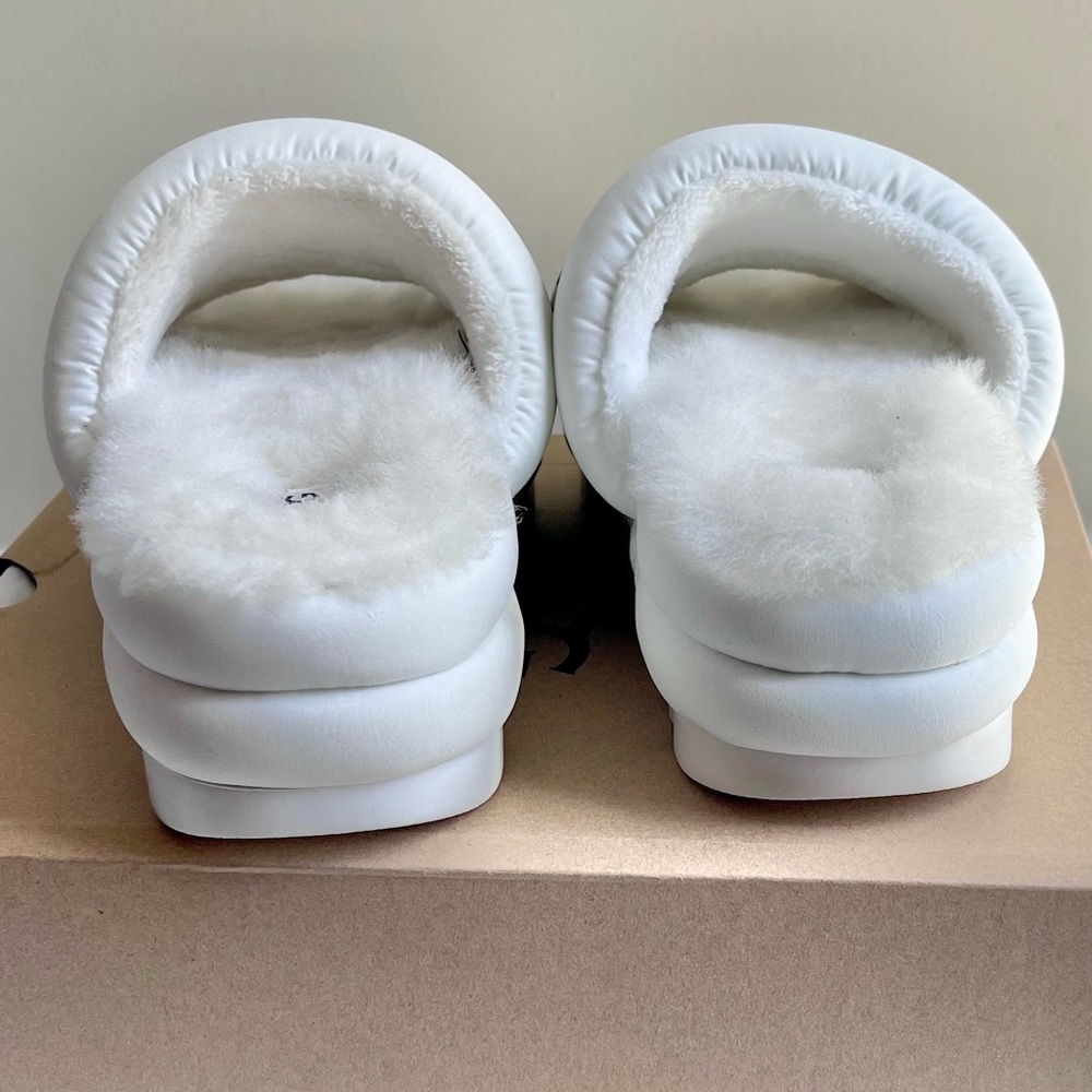 NIB UGG Puft Maxi Slide Logo White Real Lamb Fur - Size 6 - Picture 12 of 13